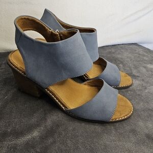Cushionarie‎ shoes. Size 8